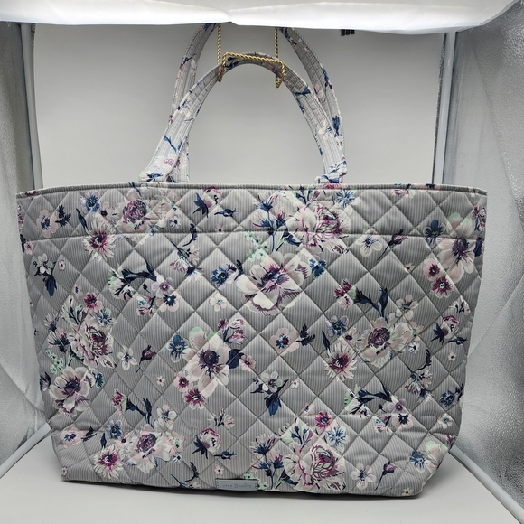 Vera Bradley Zinnias Quilted XTRA Large Tote/Bag 24"x15" Inner Zipper Pocket - Picture 1 of 15